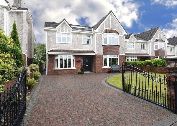 12 Monswood, Clarke’s Hill, Rochestown, Co. Cork