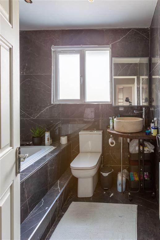 Ashton, 12 Laurel Park, Ballinlough, Co. Cork