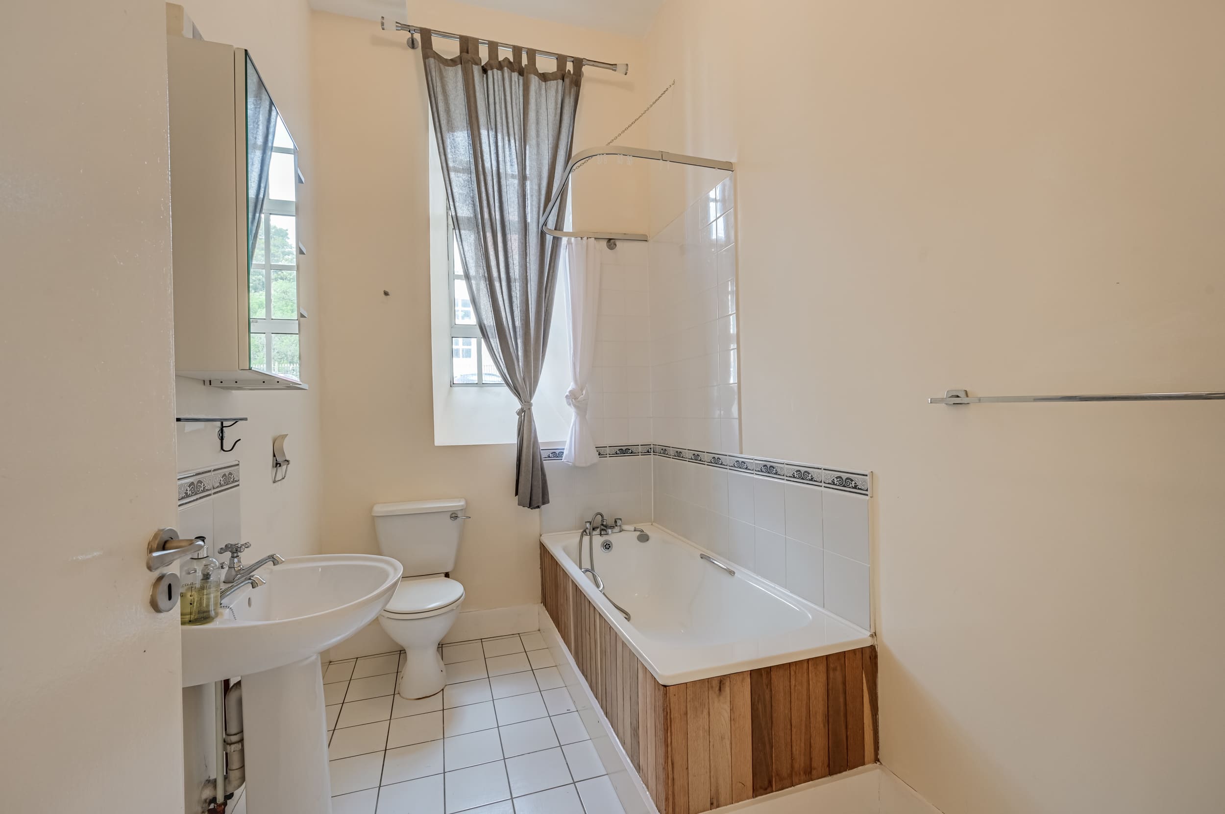 08.17 Apartment 108, Atkins Hall, Lee Road Stokes H Pix Prints 05