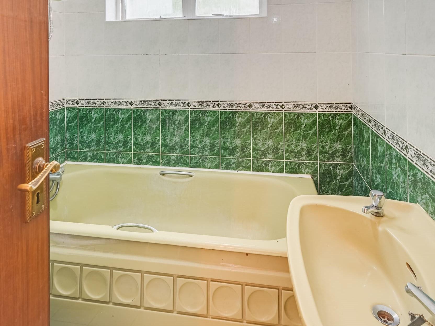 Pres 16 Bathroom Landscape