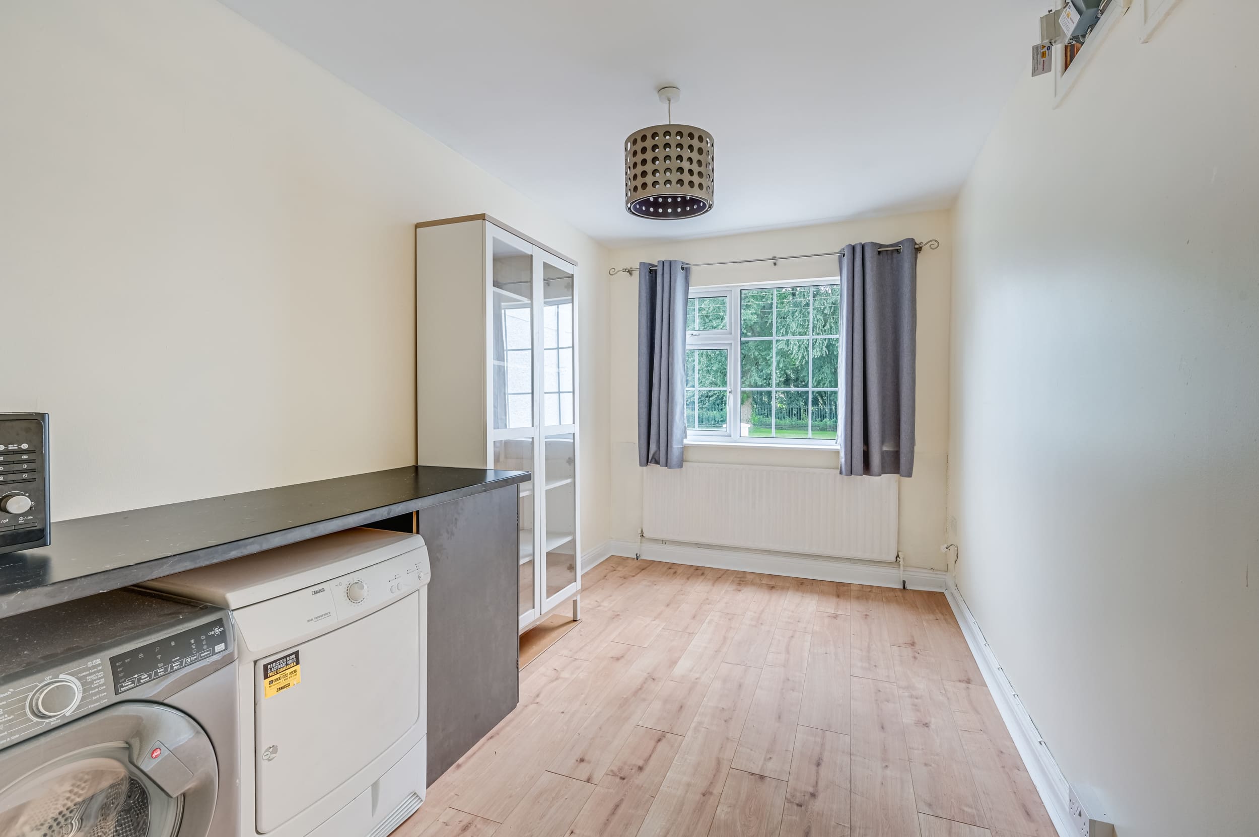 08.17 48 Riverview Estate, Glasheen Stokes H Pix Prints 09 Copy