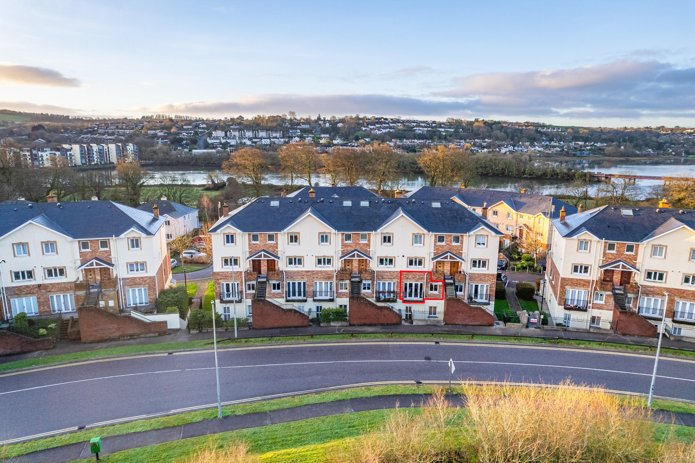 02.12 118 The Heaven, Jacobs Island Stokes H Pix Web 01