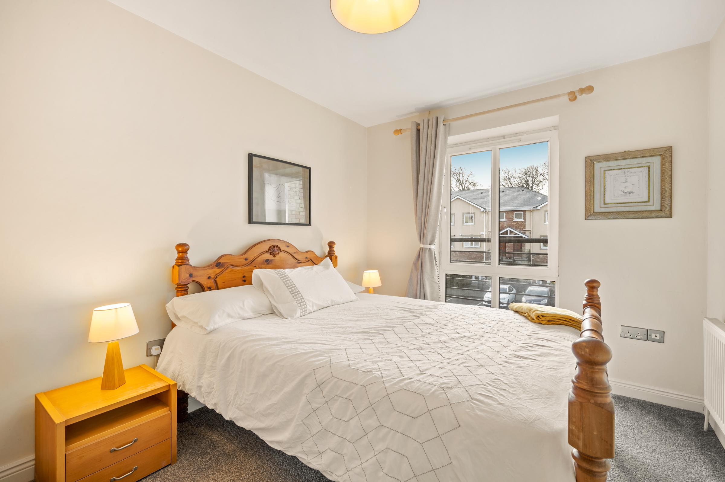 02.12 118 The Heaven, Jacobs Island Stokes H Pix Web 11