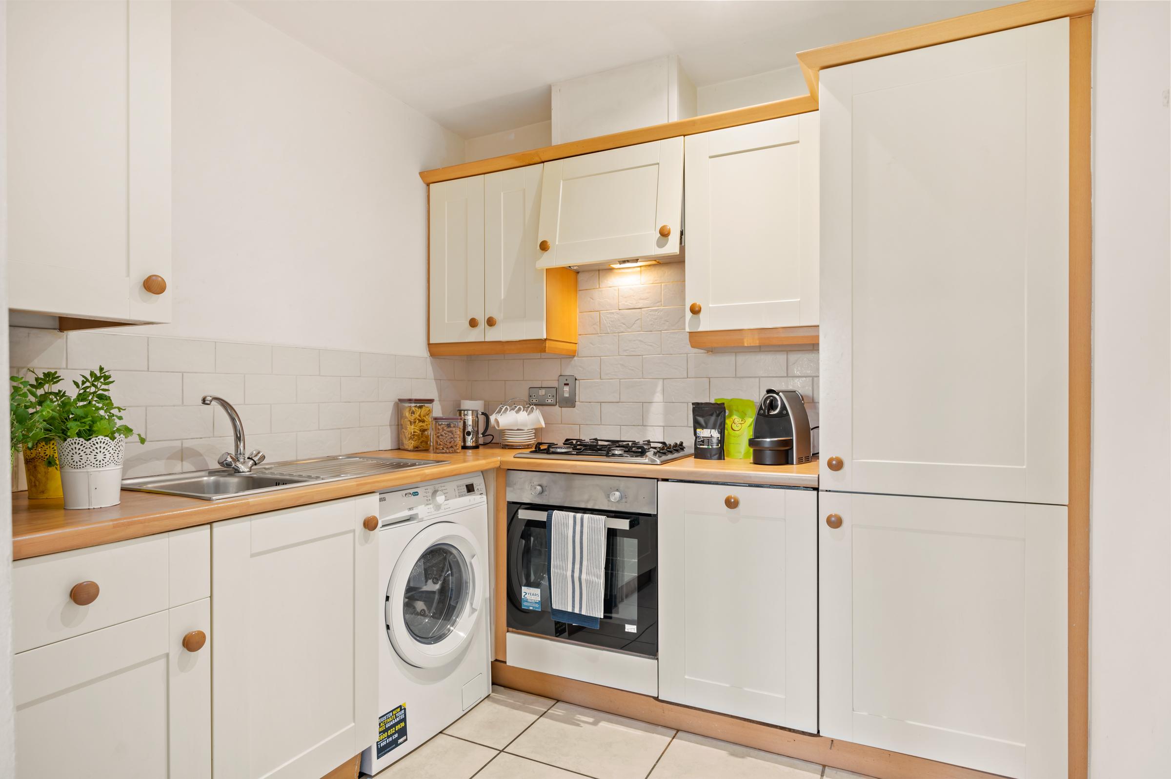 02.12 118 The Heaven, Jacobs Island Stokes H Pix Web 17