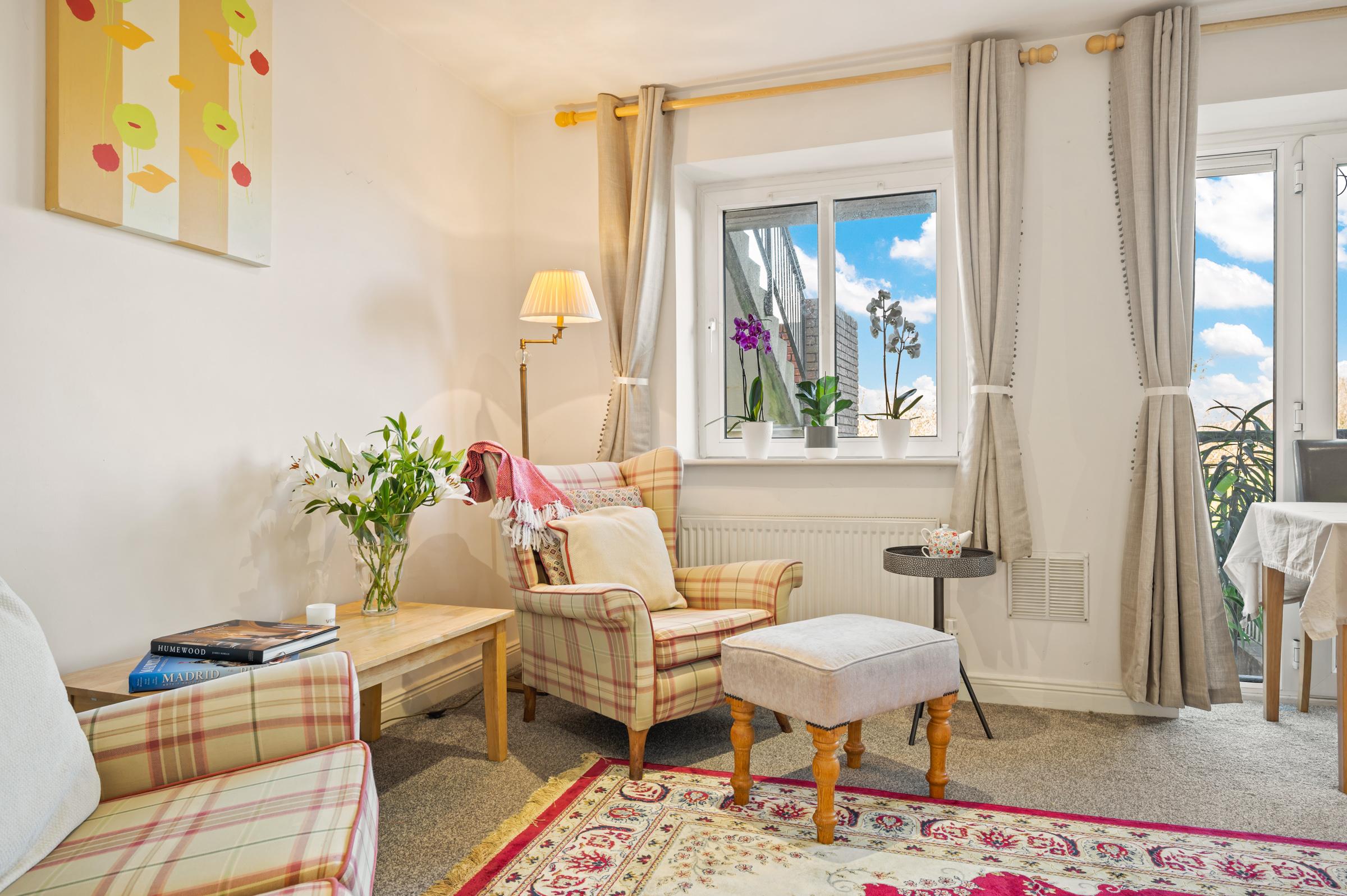 02.12 118 The Heaven, Jacobs Island Stokes H Pix Web 20