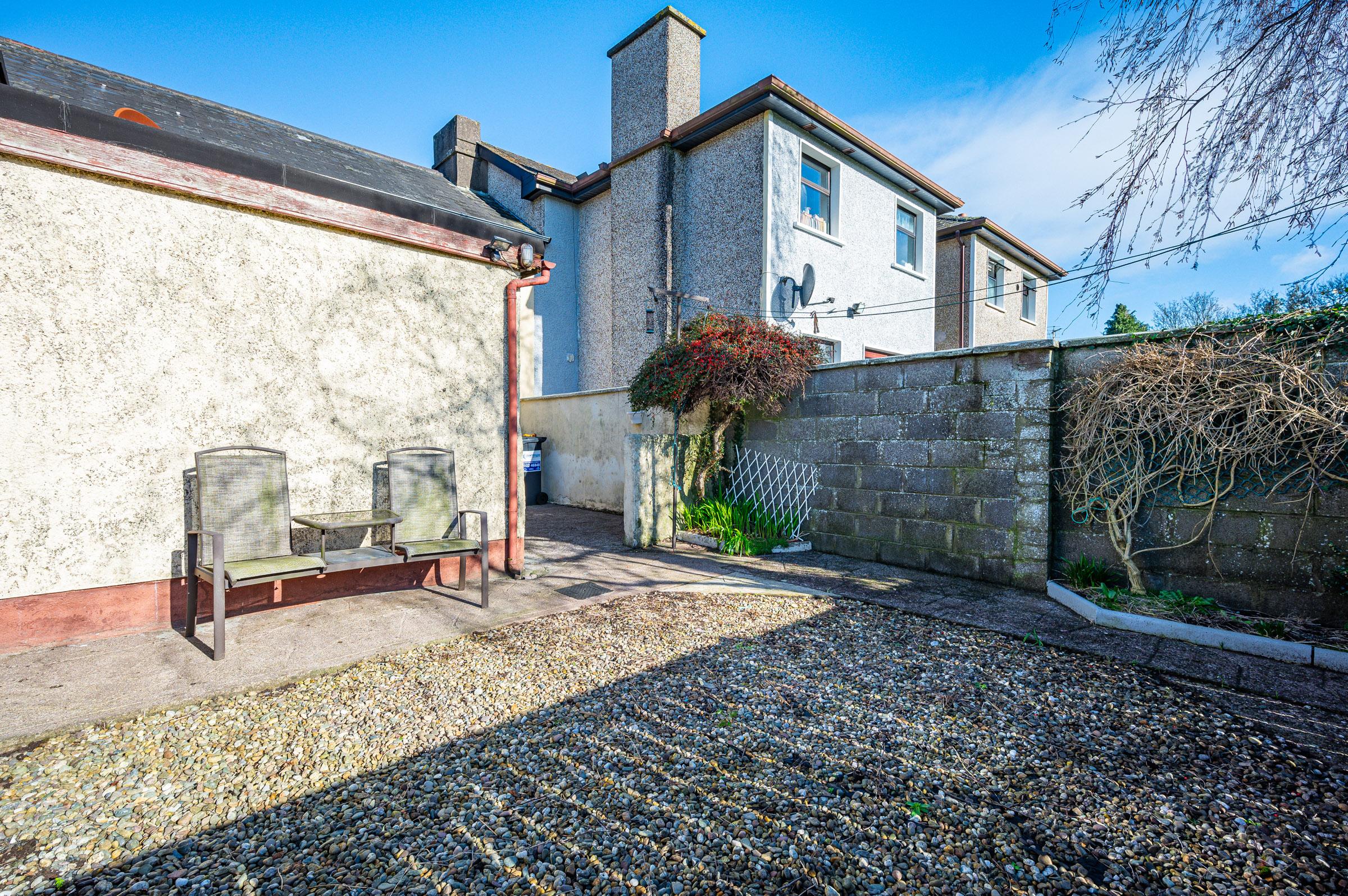 02.12 Ivyclad, Ballinlough Road Stokes H Pix Web 03