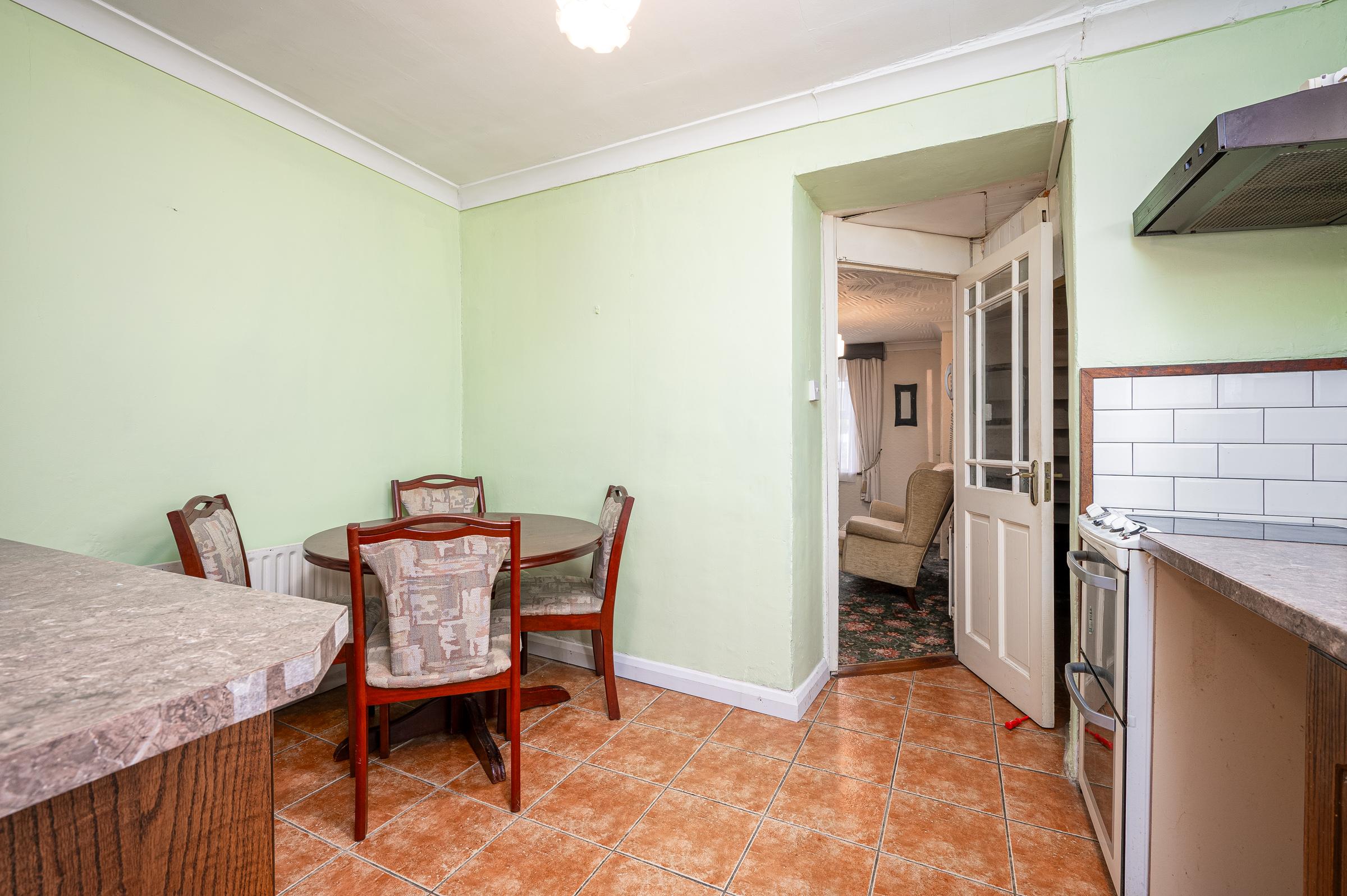 02.12 Ivyclad, Ballinlough Road Stokes H Pix Web 17