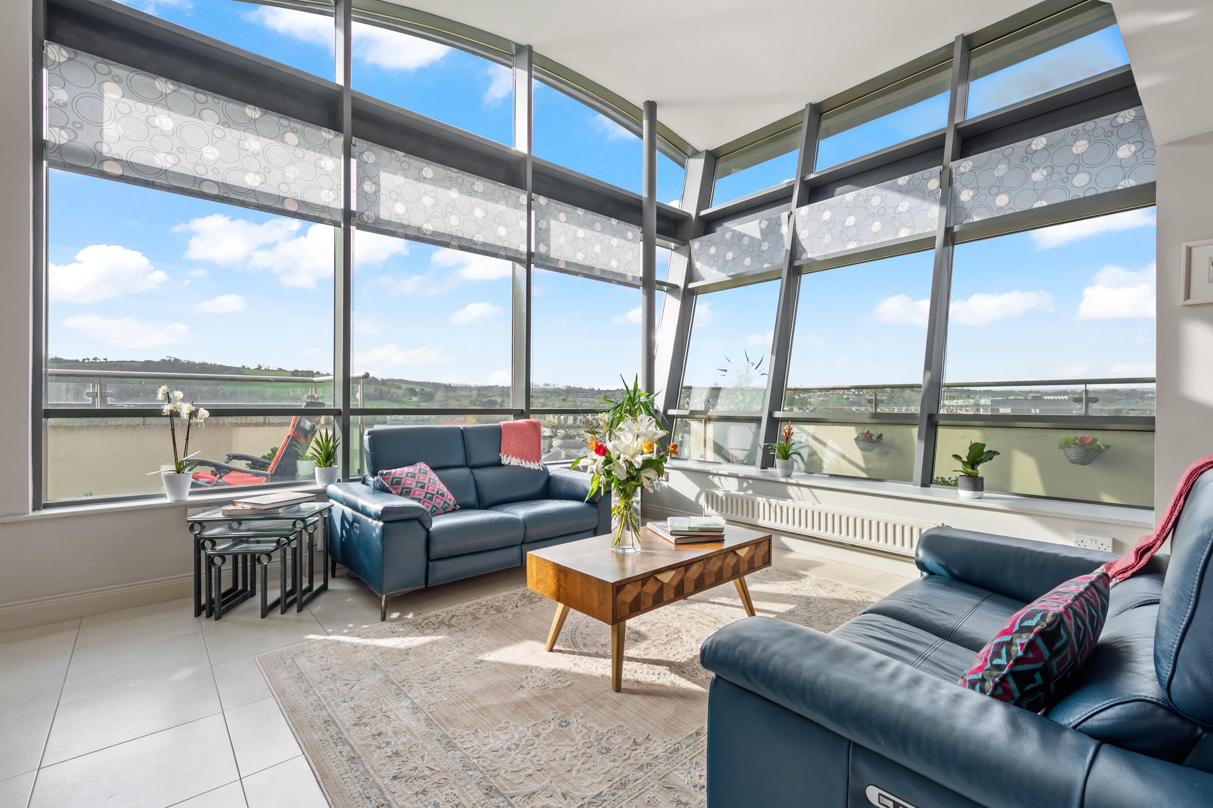 04.09 652 The Kingfisher, The Sanctuary, Jacob's Island, Mahon, Cork Stokes H Pix Web 06