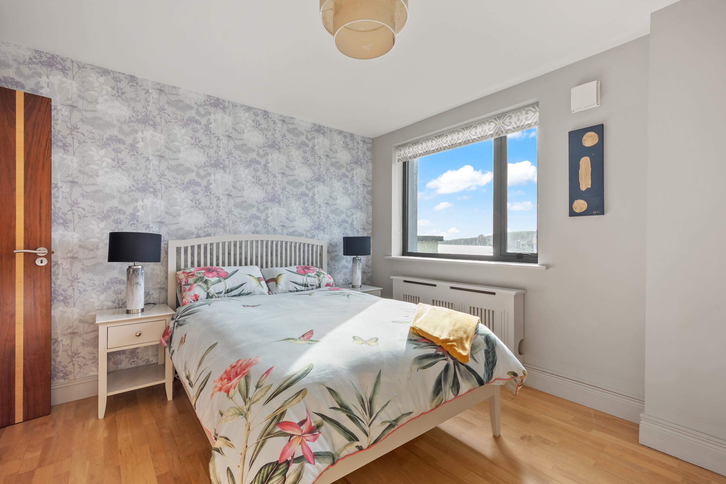 04.09 652 The Kingfisher, The Sanctuary, Jacob's Island, Mahon, Cork Stokes H Pix Web 12