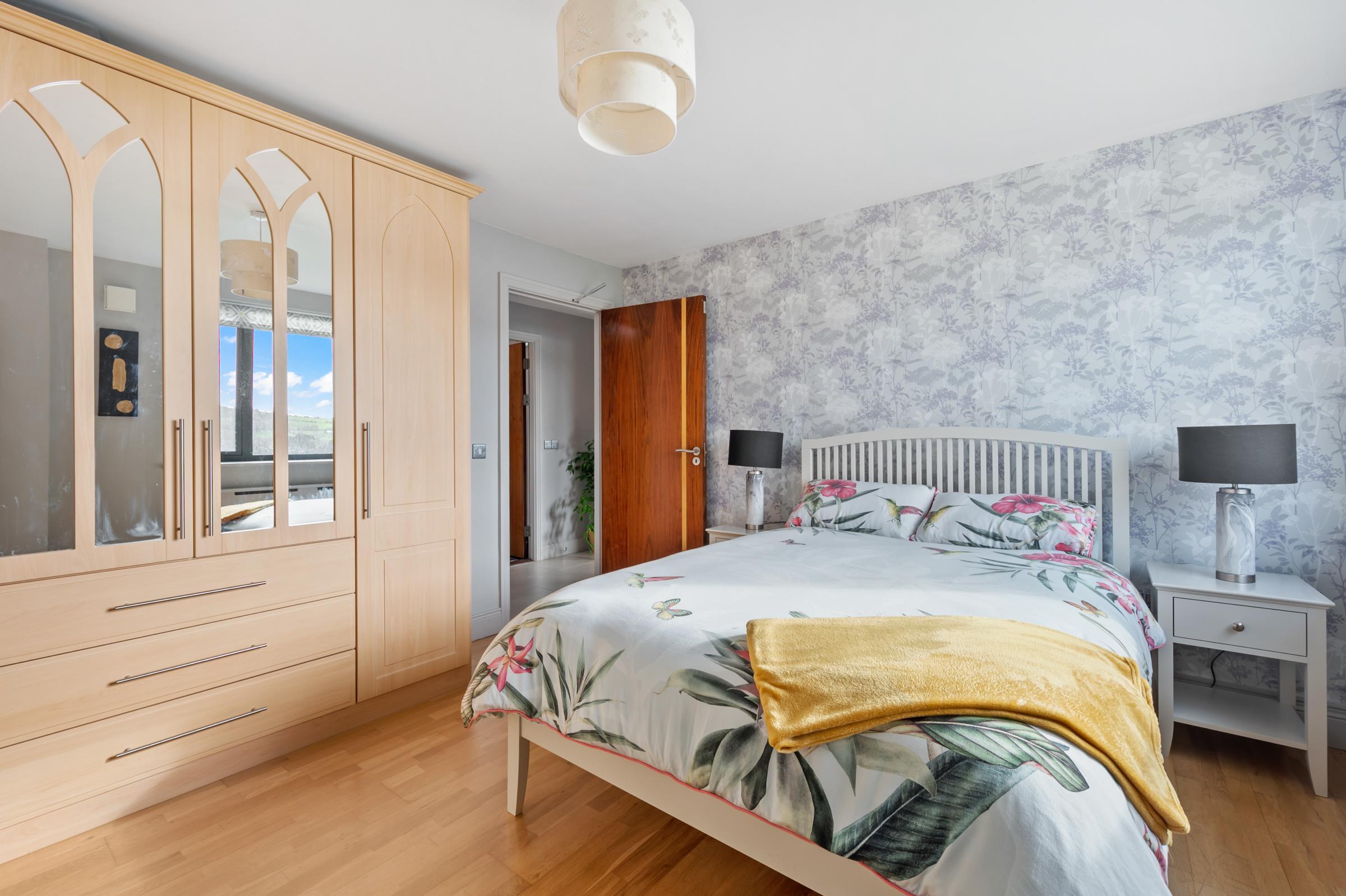 04.09 652 The Kingfisher, The Sanctuary, Jacob's Island, Mahon, Cork Stokes H Pix Web 13