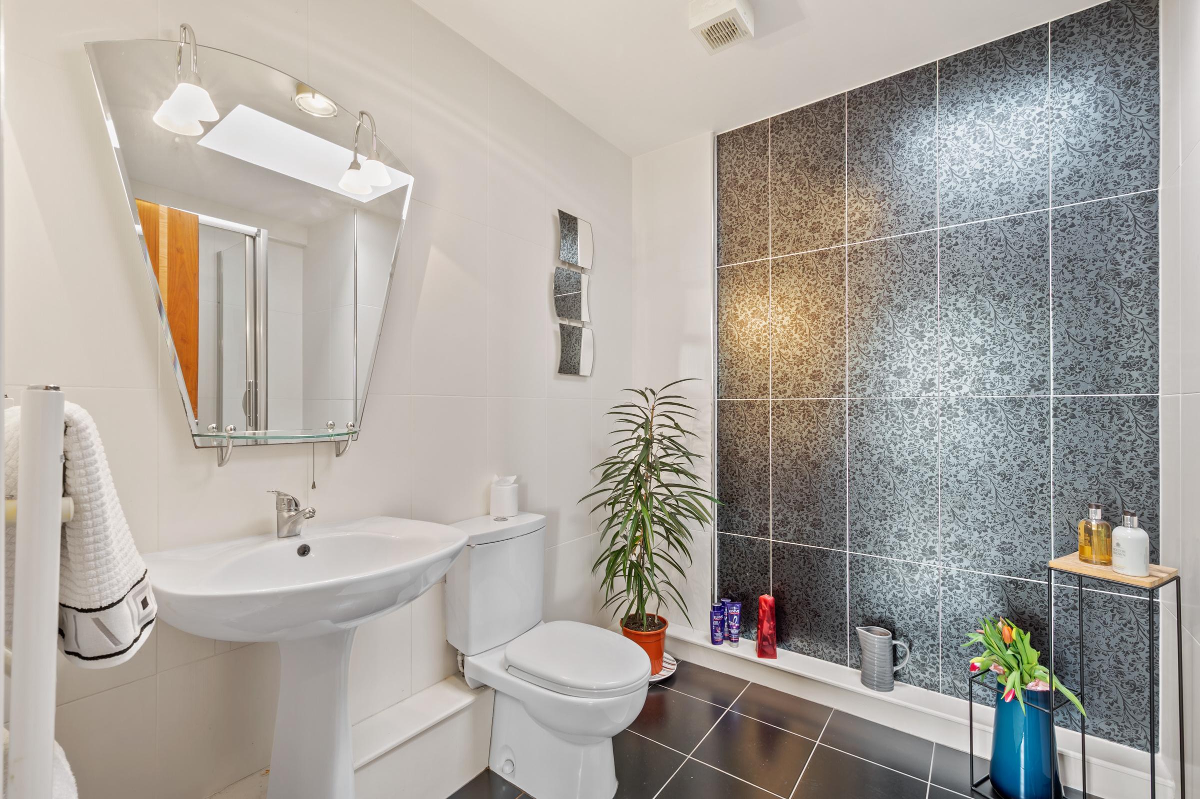 04.09 652 The Kingfisher, The Sanctuary, Jacob's Island, Mahon, Cork Stokes H Pix Web 17