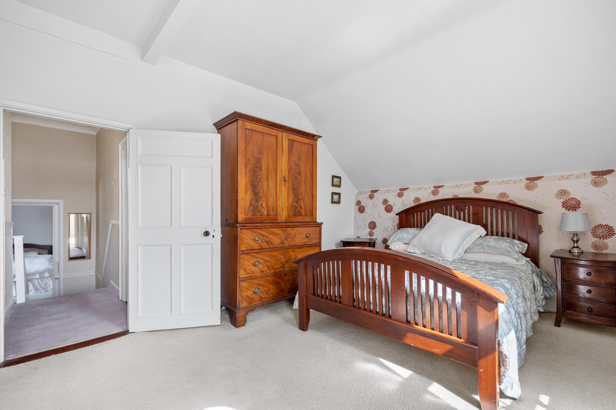 04.09 Albert Cottage, Strand Road, Monkstown, Cork Stokes H Pix Web 05