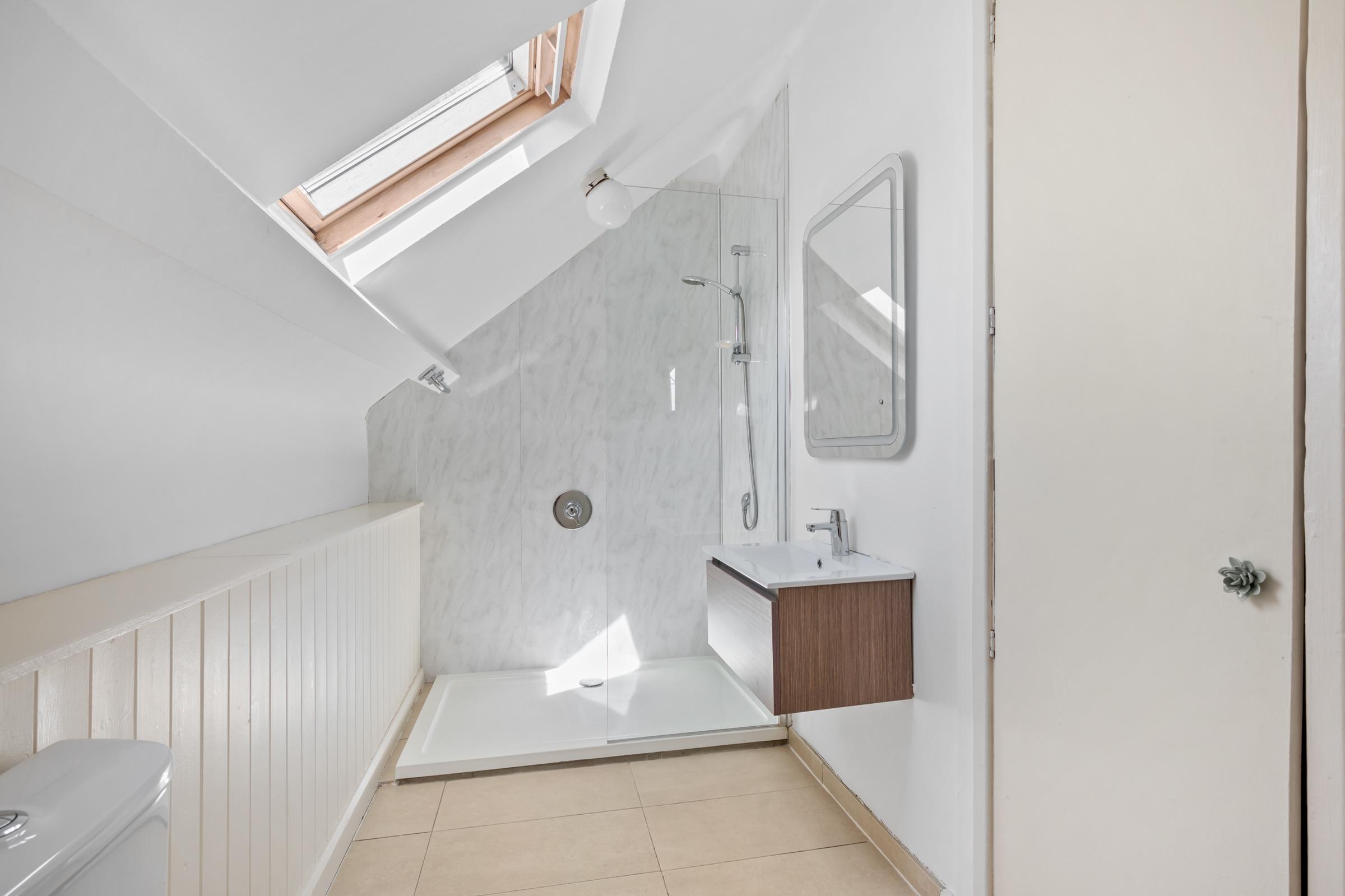 04.09 Albert Cottage, Strand Road, Monkstown, Cork Stokes H Pix Web 08