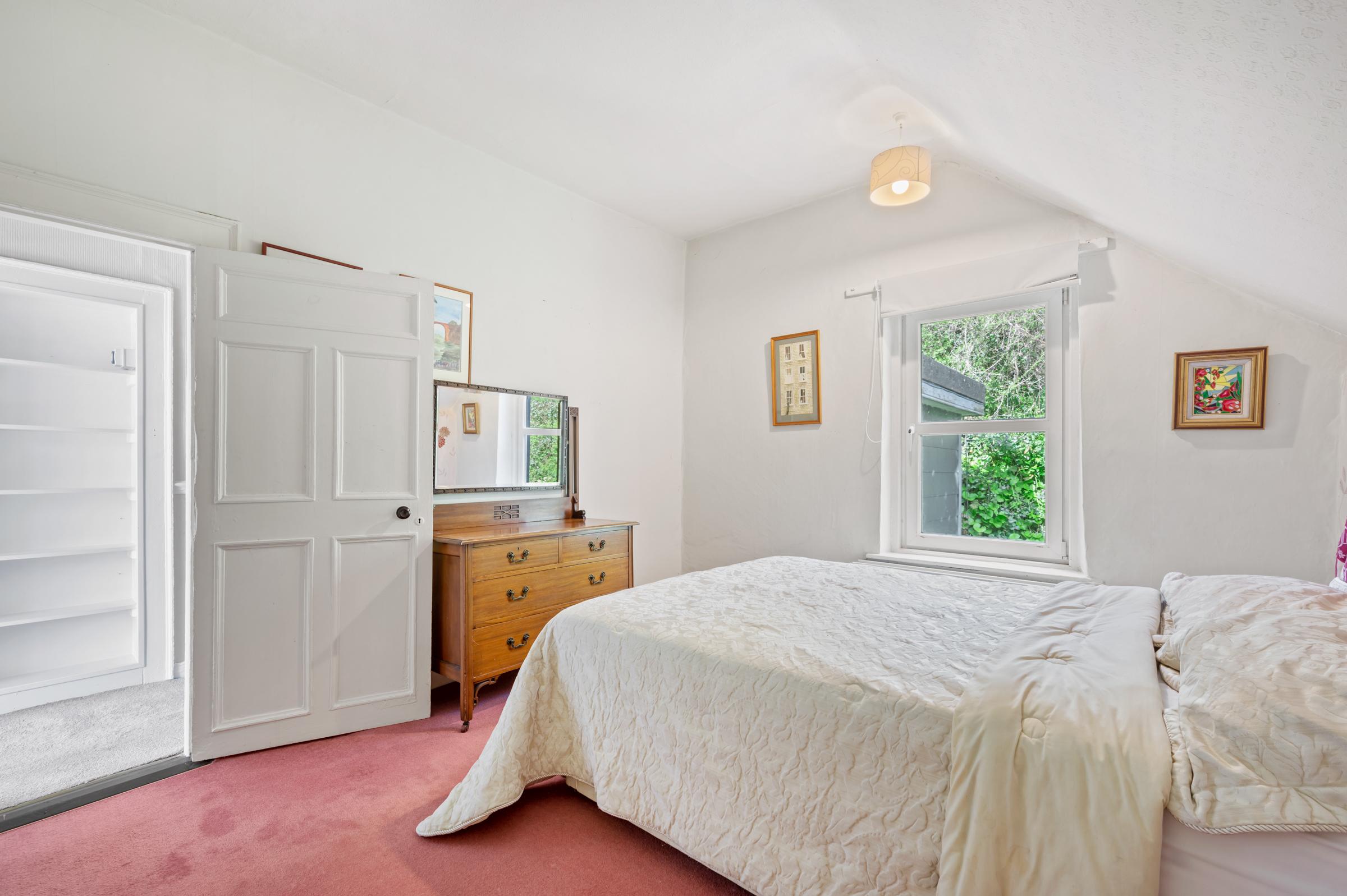 04.09 Albert Cottage, Strand Road, Monkstown, Cork Stokes H Pix Web 10