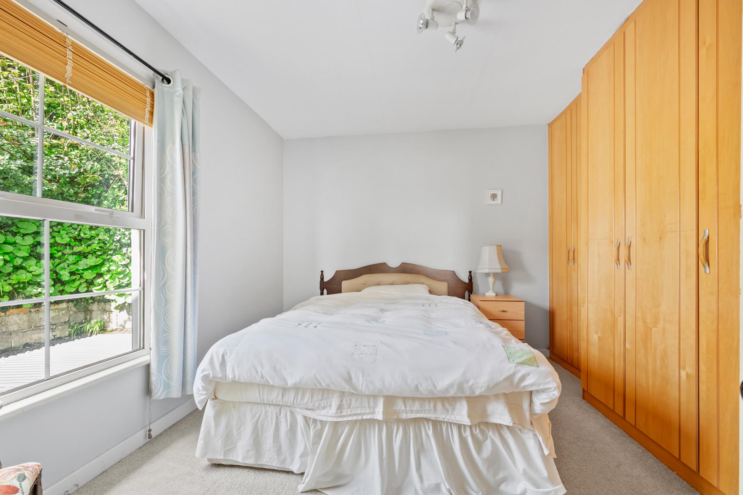 04.09 Albert Cottage, Strand Road, Monkstown, Cork Stokes H Pix Web 11