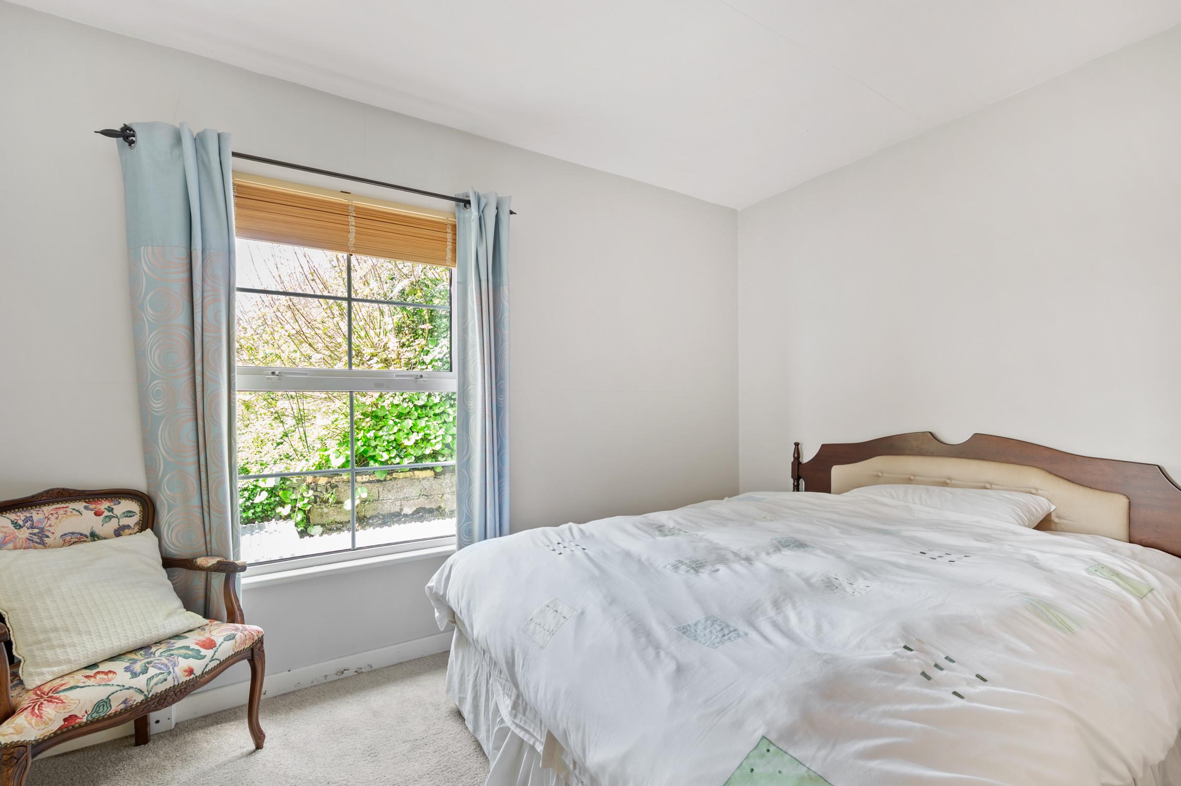 04.09 Albert Cottage, Strand Road, Monkstown, Cork Stokes H Pix Web 12