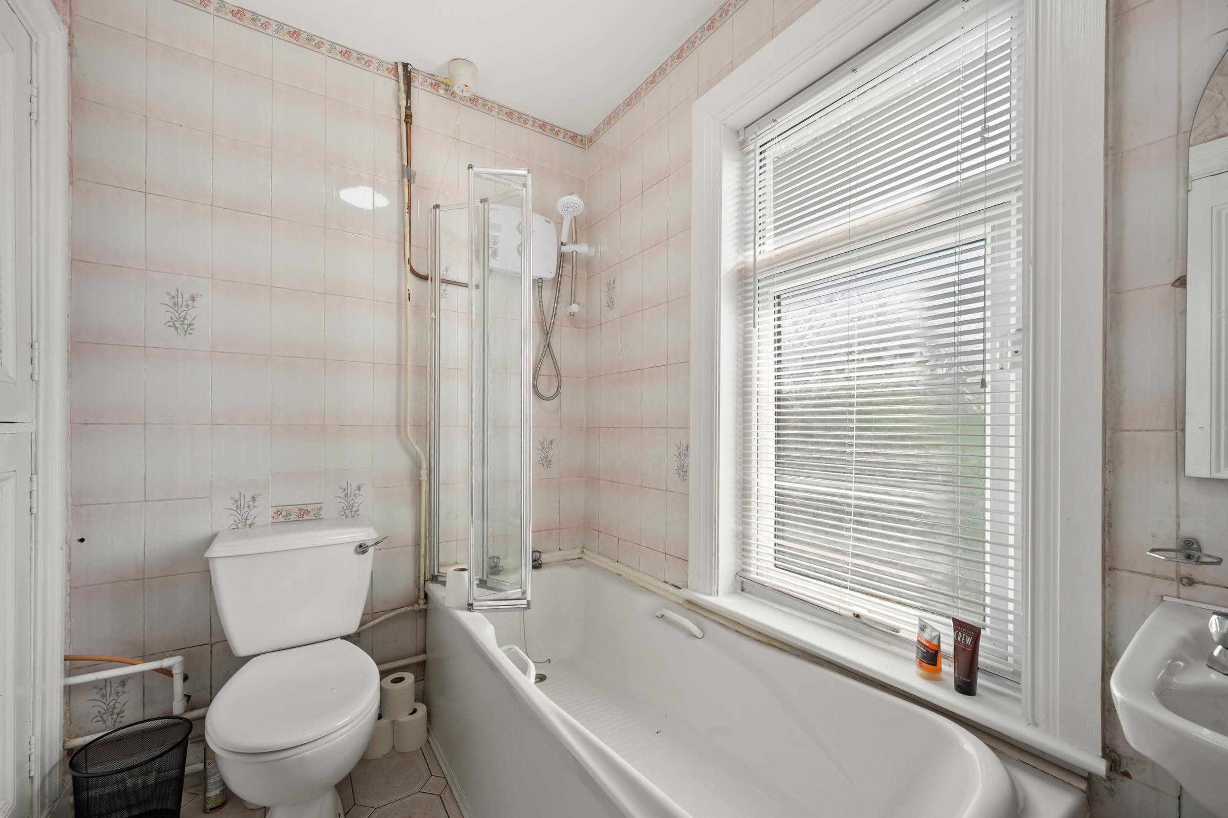 04.09 Grenada, 3 Saint Christopher's Drive, Montenotte, Cork Stokes H Pix Web 14