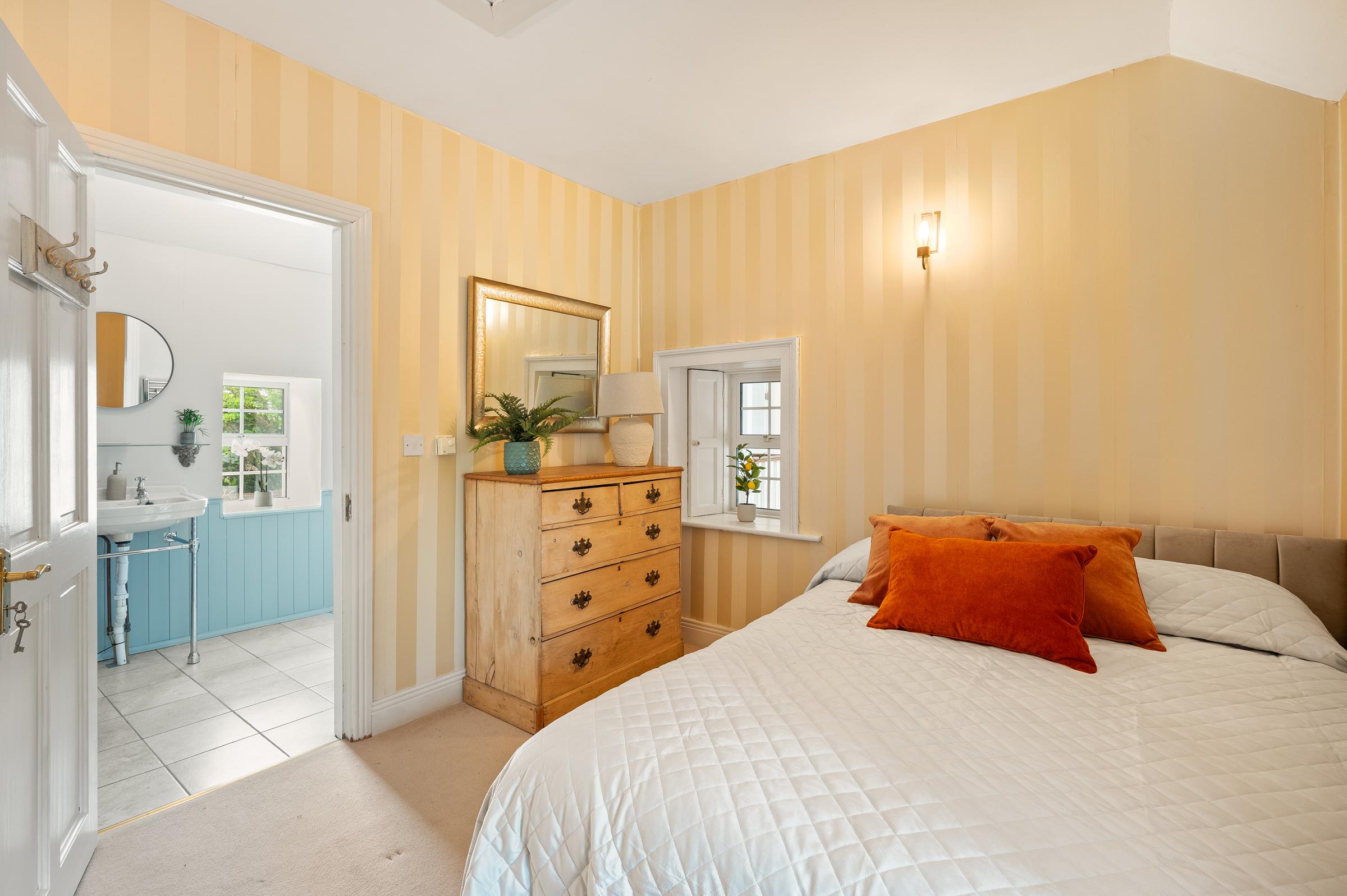 05.07 Killasseragh, Ballynoe, Midleton, Co. Cork Stokes H Pix Web 16