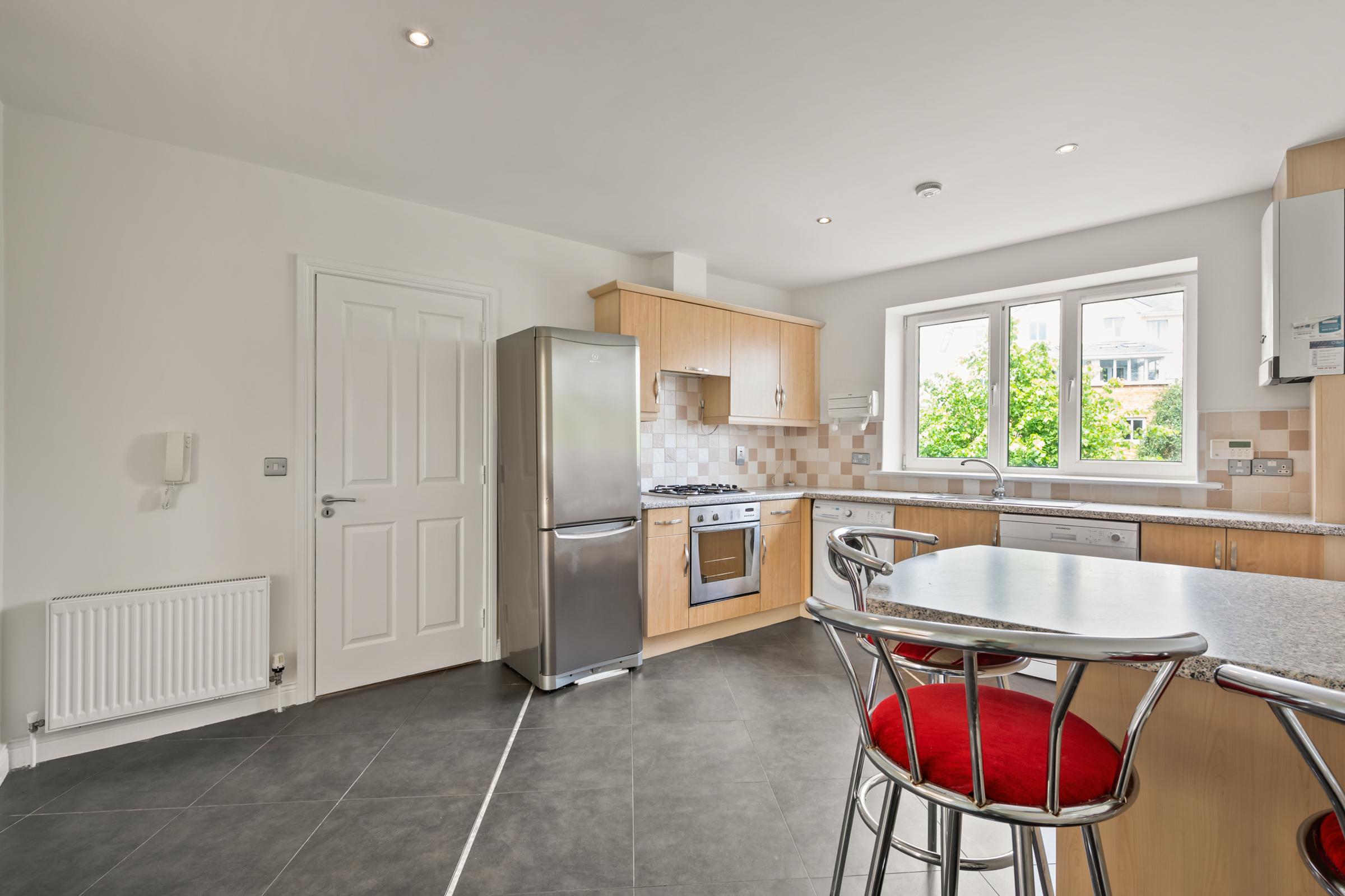 06.11 148 The Haven, Jacobs Island Stokes H Pix Web 05