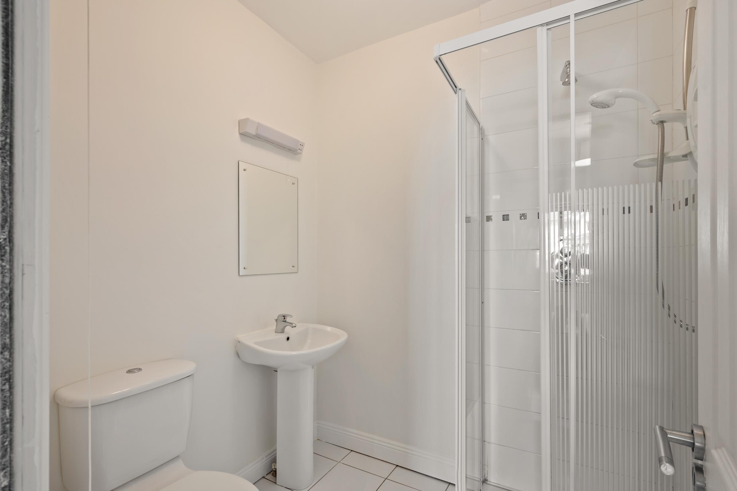 06.11 148 The Haven, Jacobs Island Stokes H Pix Web 19