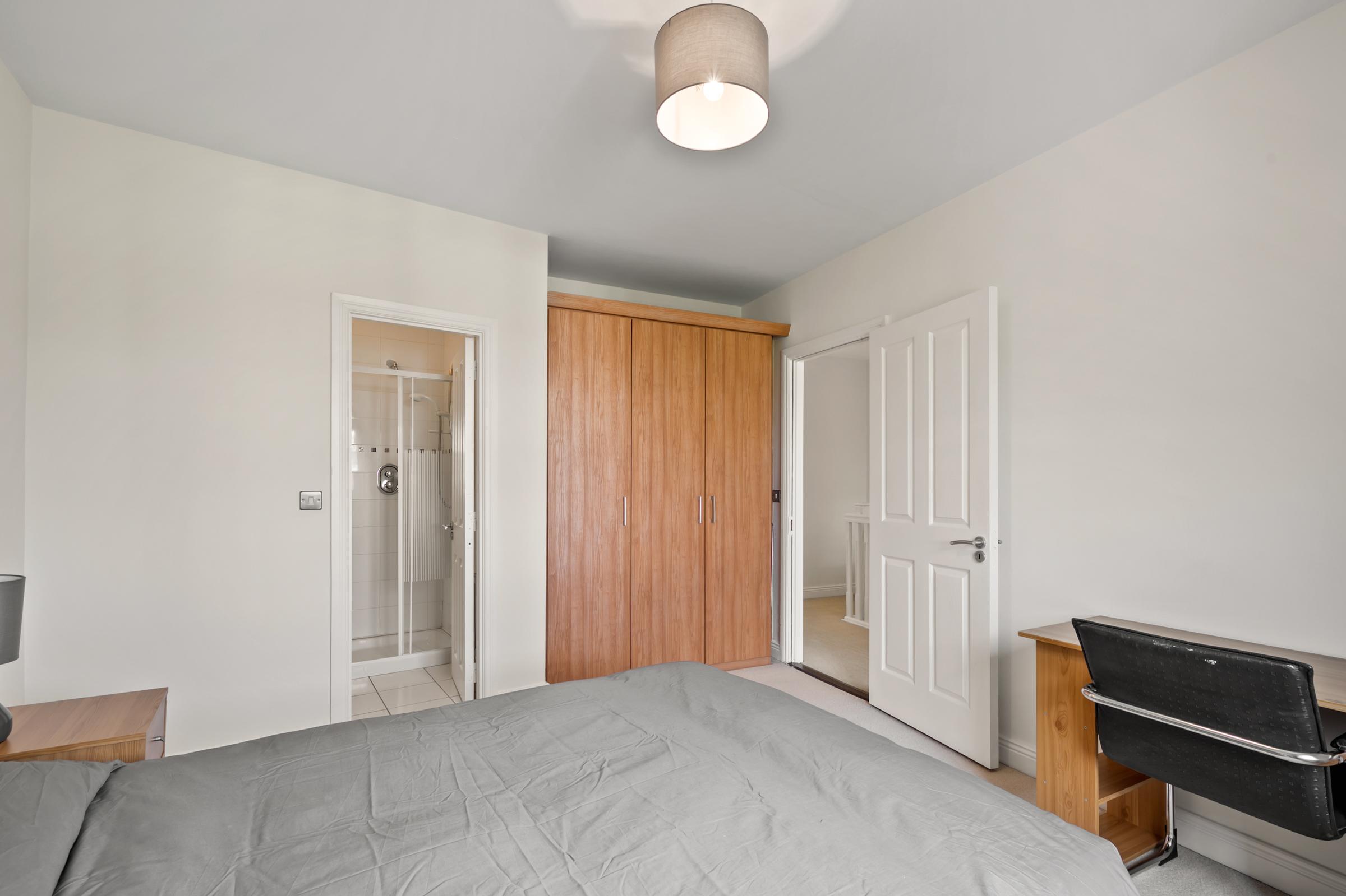 06.11 148 The Haven, Jacobs Island Stokes H Pix Web 20