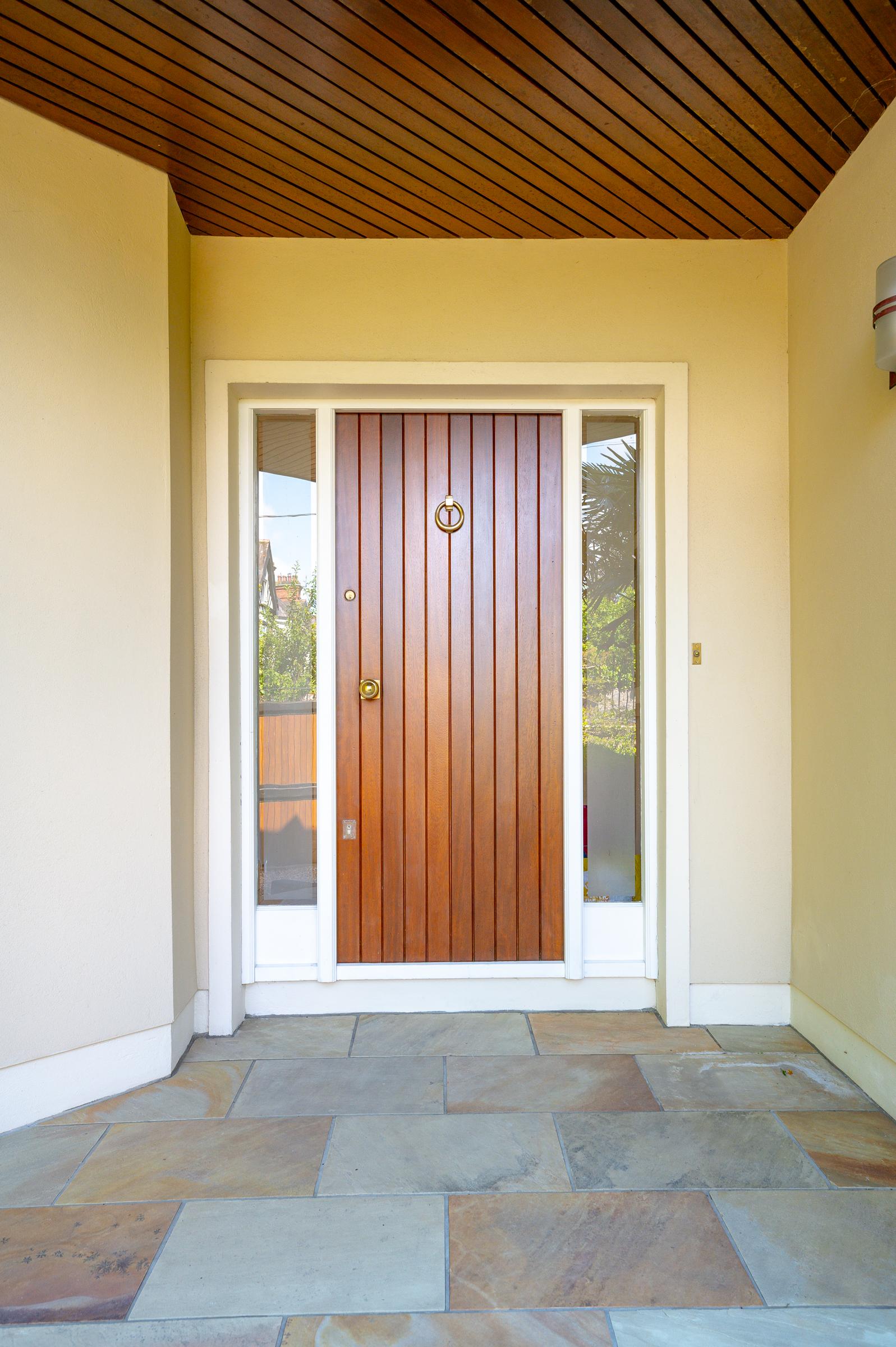 06.06 Sunnyside House 1, Barringtons Avenue, Blackrock Stokes H Pix Web 11