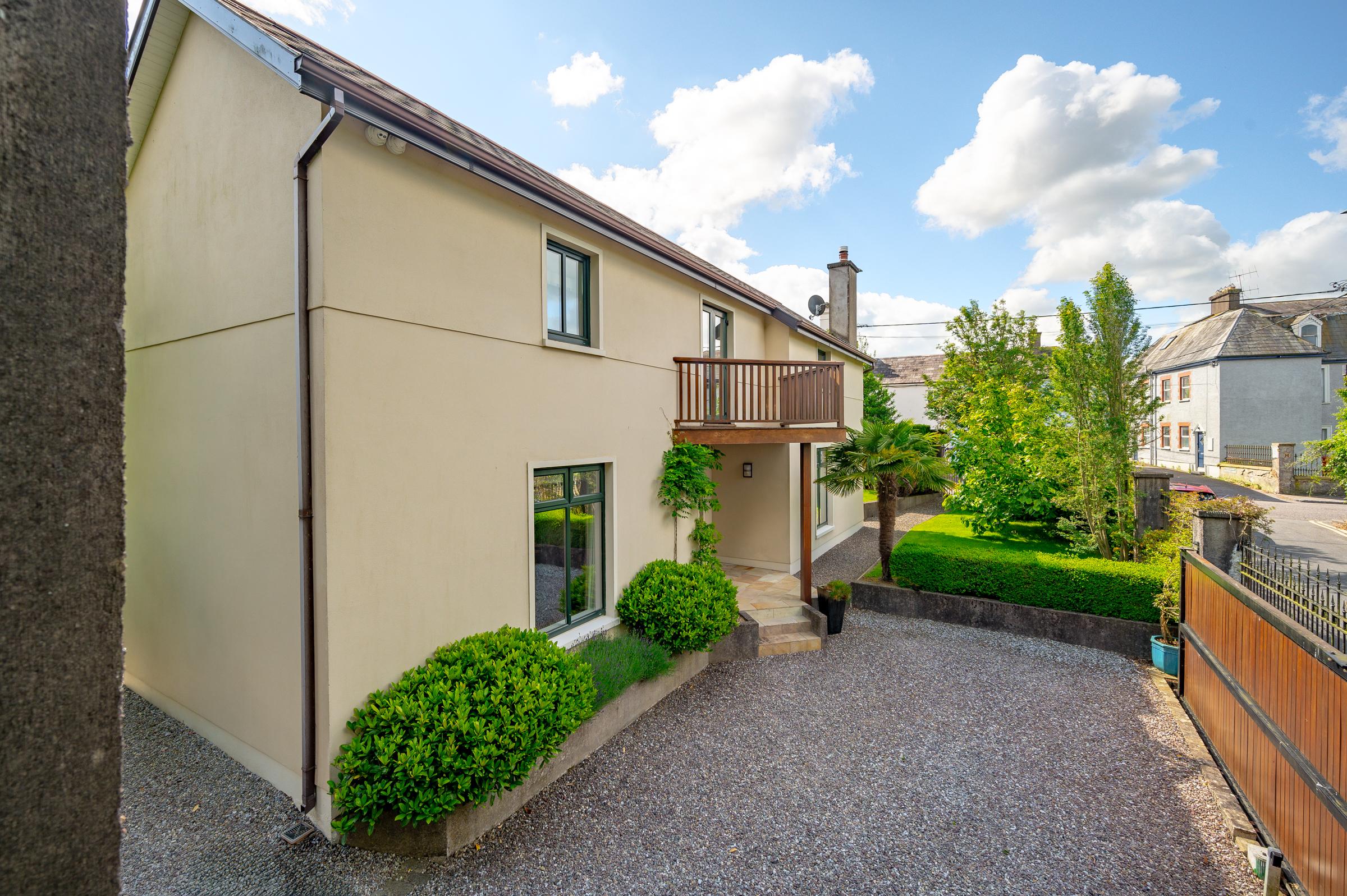 06.06 Sunnyside House 1, Barringtons Avenue, Blackrock Stokes H Pix Web 28