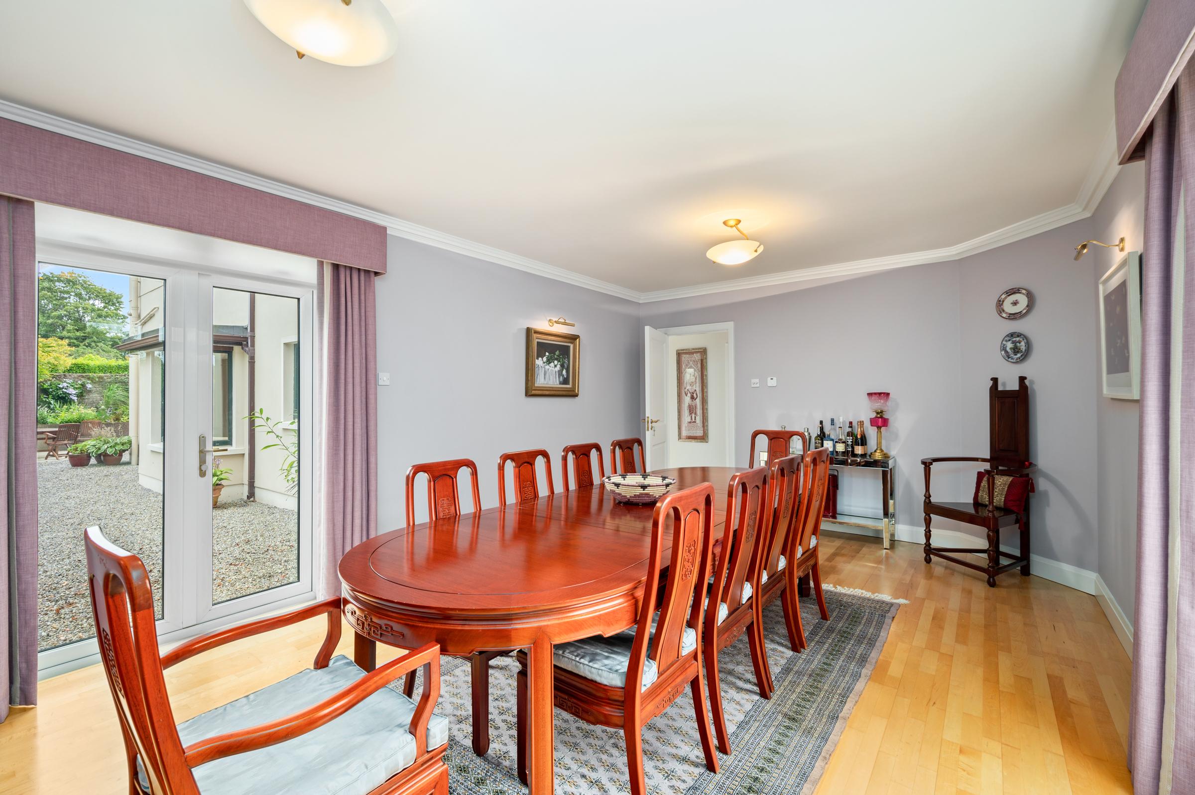 06.06 Sunnyside House 1, Barringtons Avenue, Blackrock Stokes H Pix Web 32