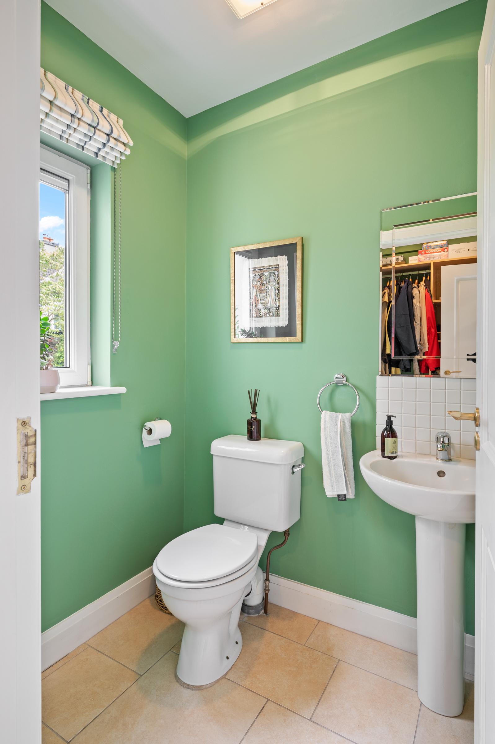 06.06 Sunnyside House 1, Barringtons Avenue, Blackrock Stokes H Pix Web 33