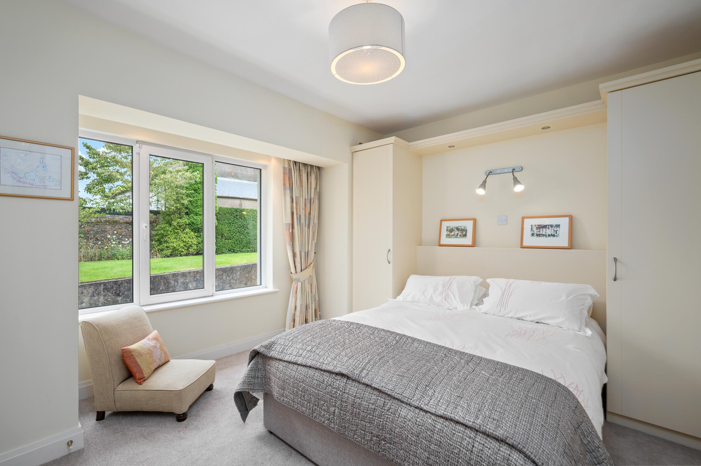 06.06 Sunnyside House 1, Barringtons Avenue, Blackrock Stokes H Pix Web 37