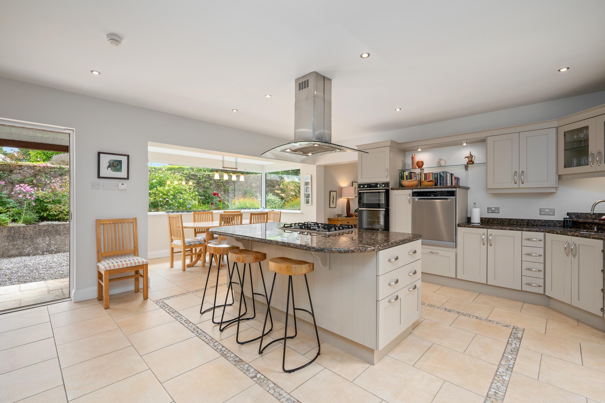 06.06 Sunnyside House 1, Barringtons Avenue, Blackrock Stokes H Pix Web 38