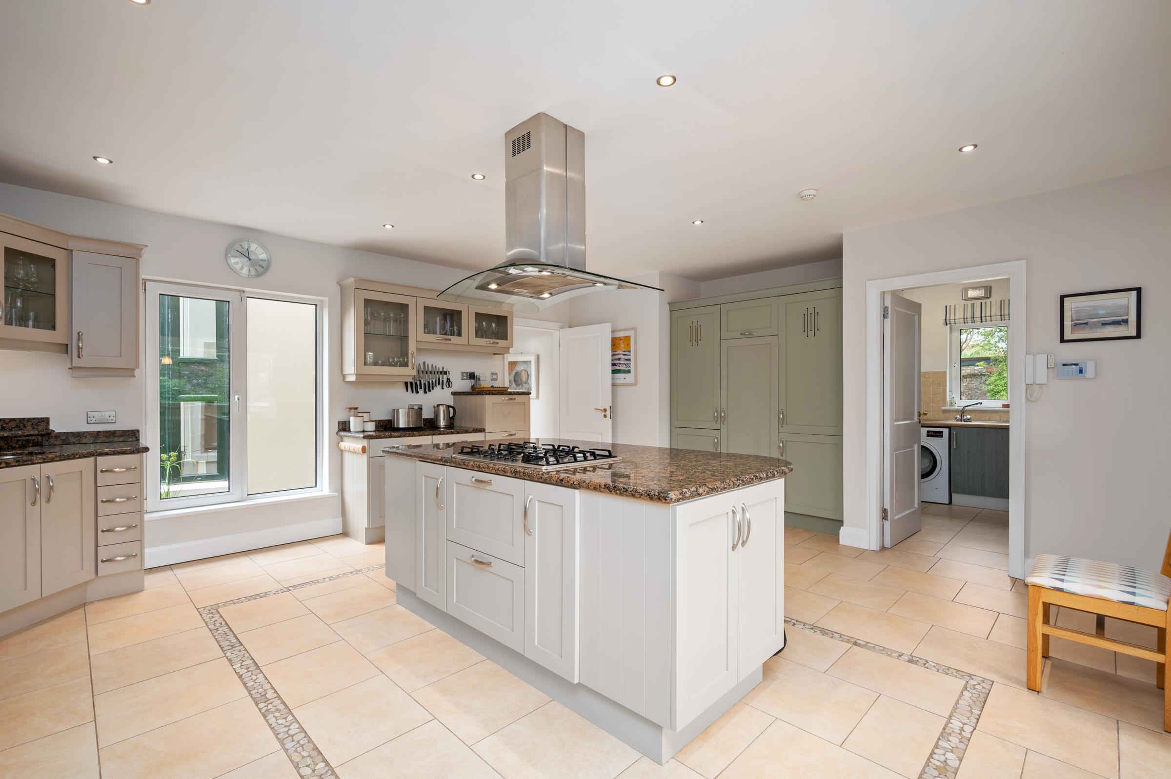 06.06 Sunnyside House 1, Barringtons Avenue, Blackrock Stokes H Pix Web 41