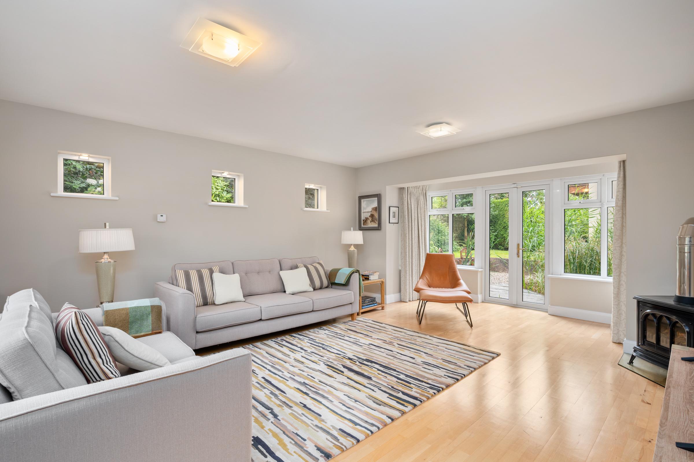 06.06 Sunnyside House 1, Barringtons Avenue, Blackrock Stokes H Pix Web 43