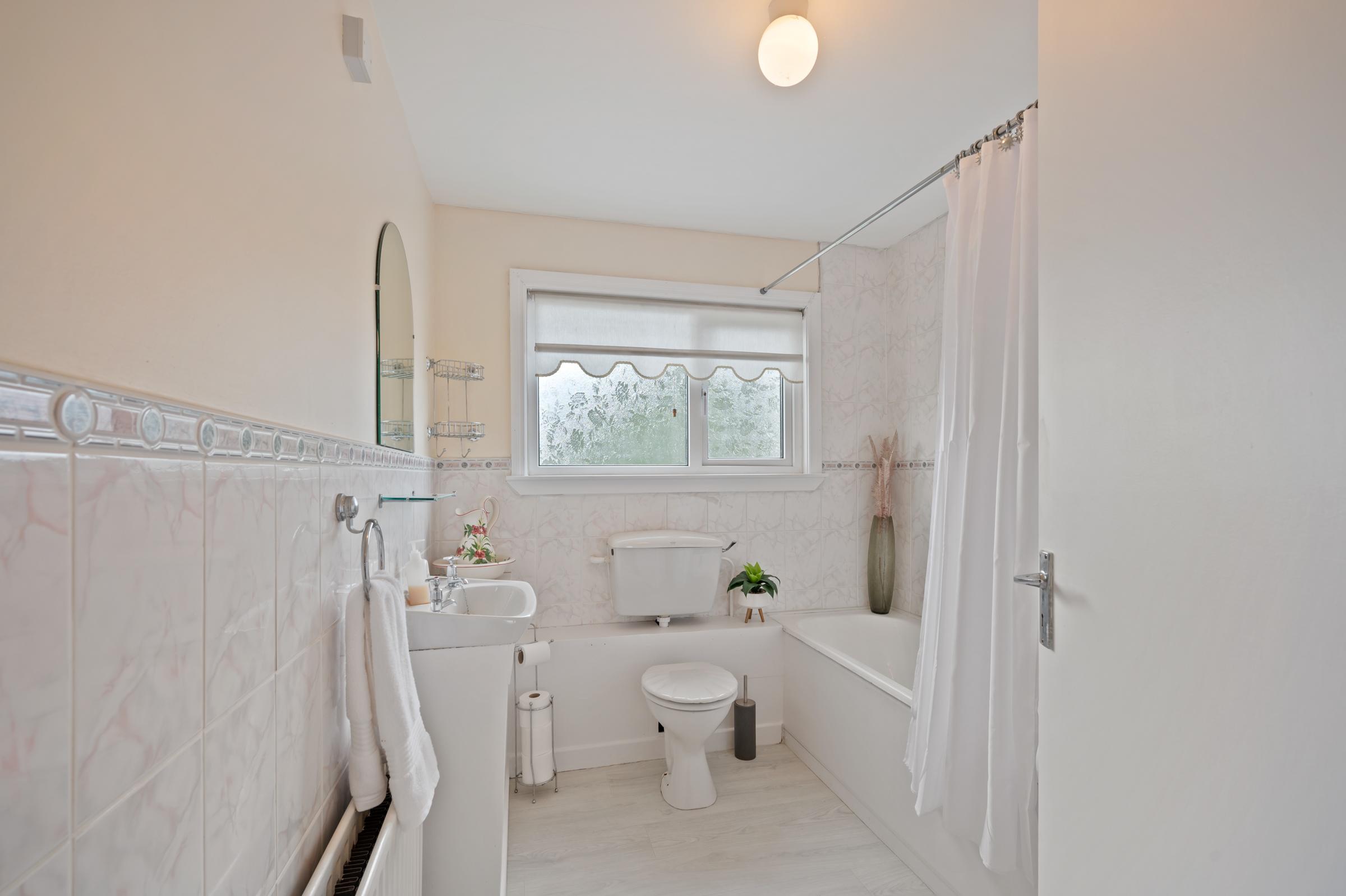 08.21 1 Avonlea Court, Blackrock Stokes H Pix Web 12