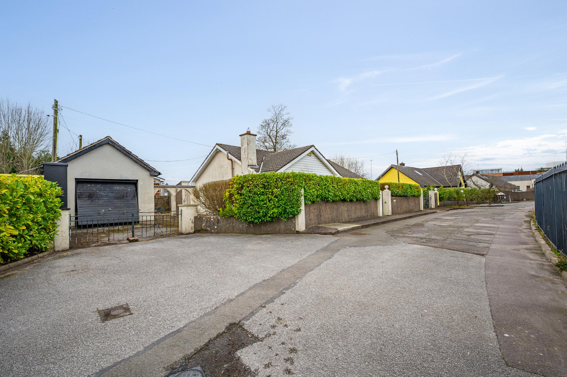 02.08 Parkview, The Pond Bank, Church Street, Douglas, Cork City, Co. Cork Stokes H Pix Web 07