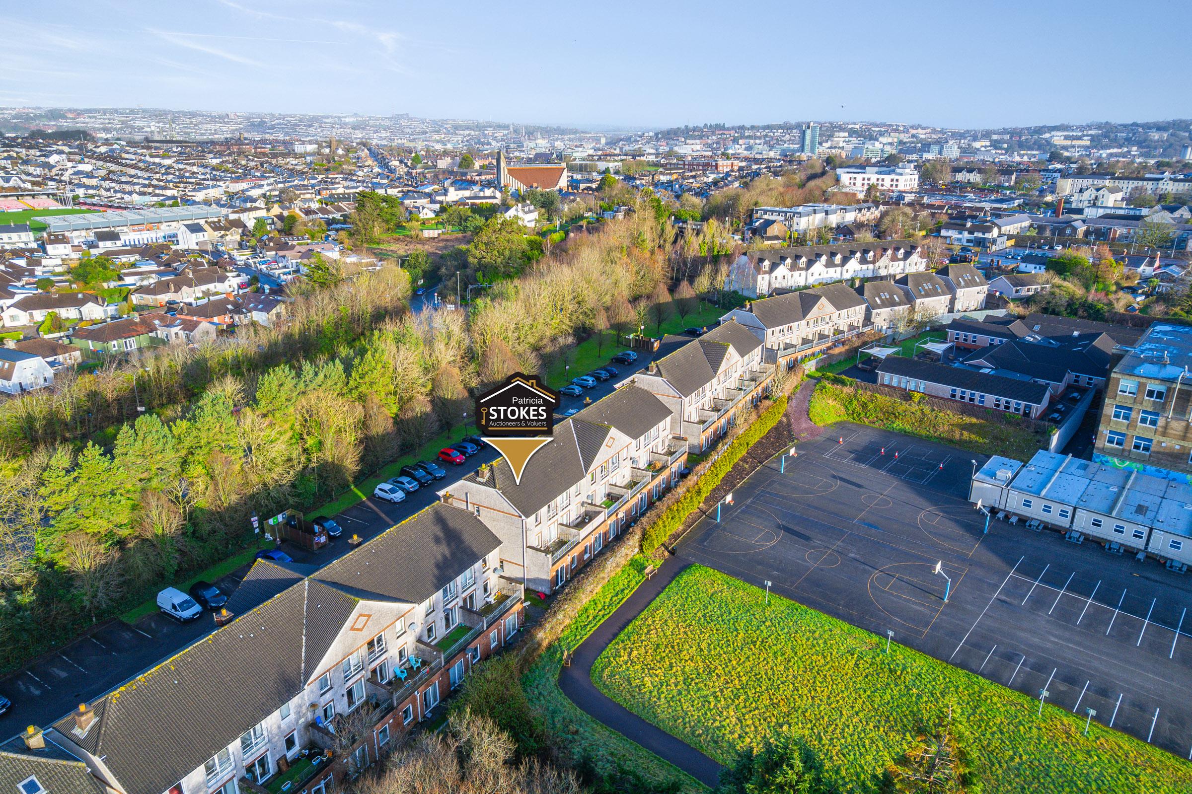 02.19 37 Lios Na Greine, South Douglas Road, Cork City, Co. Cork Stokes H Pix Web 04