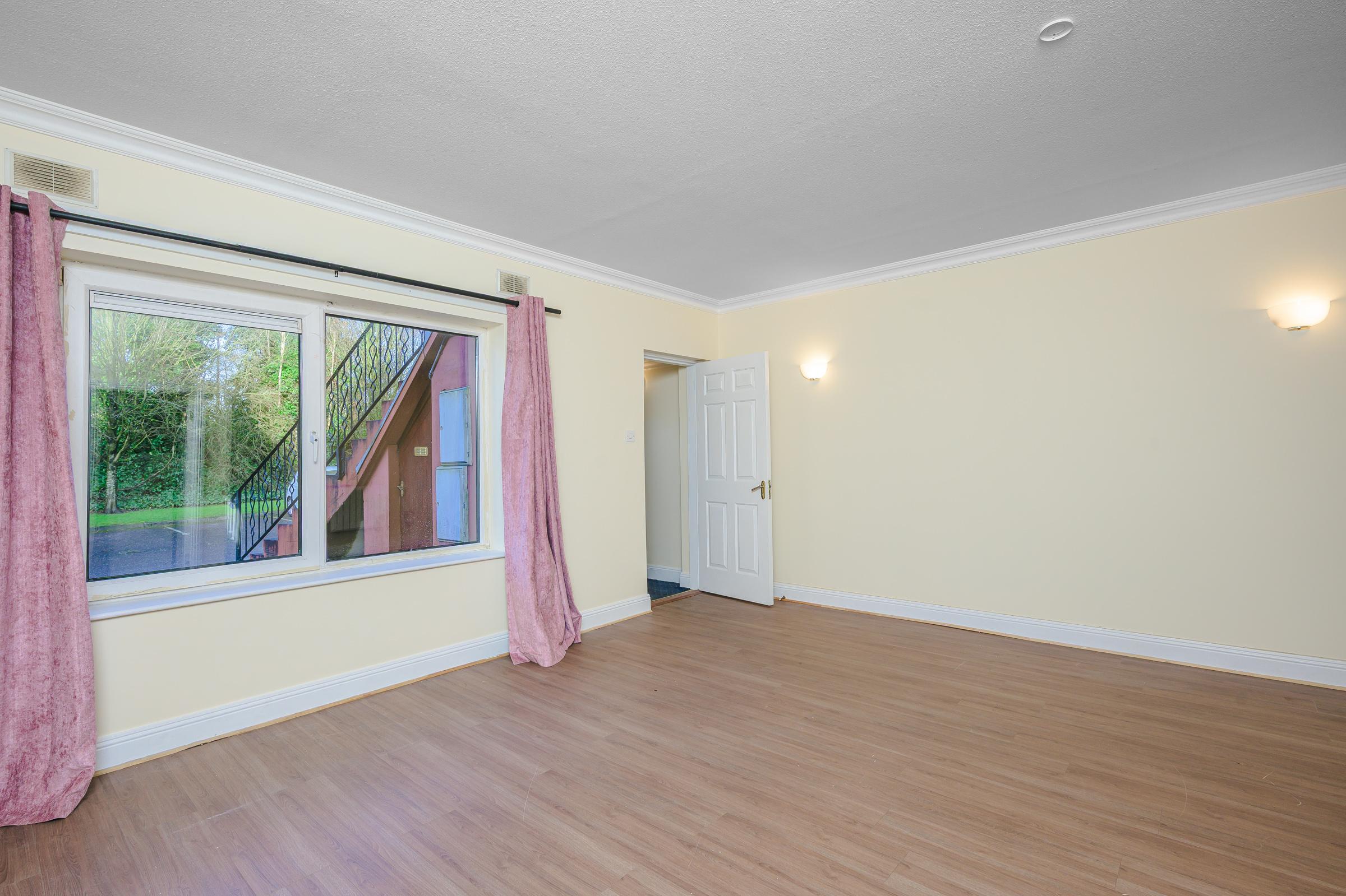 02.19 37 Lios Na Greine, South Douglas Road, Cork City, Co. Cork Stokes H Pix Web 17