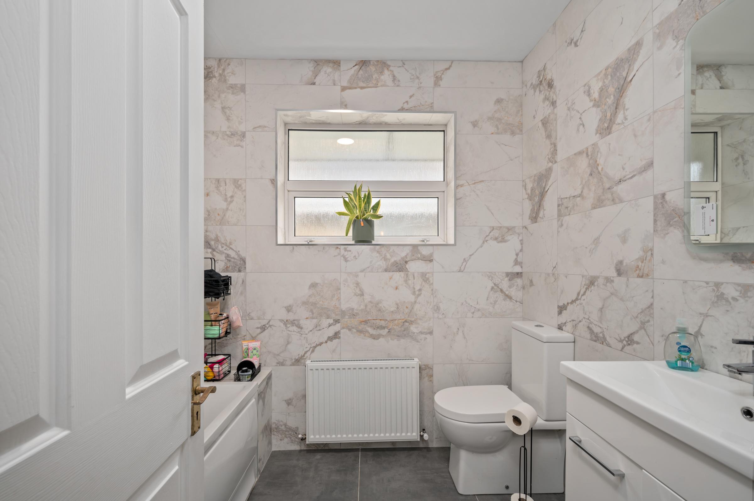 03.04 23 Upper Kensington, Clarke's Hill, Rochestown Stokes H Pix Web 16